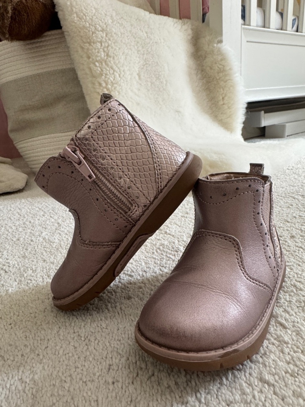 Stride Rite Girls Metallic Rose Zip Ankle Boots Size 7 Wide